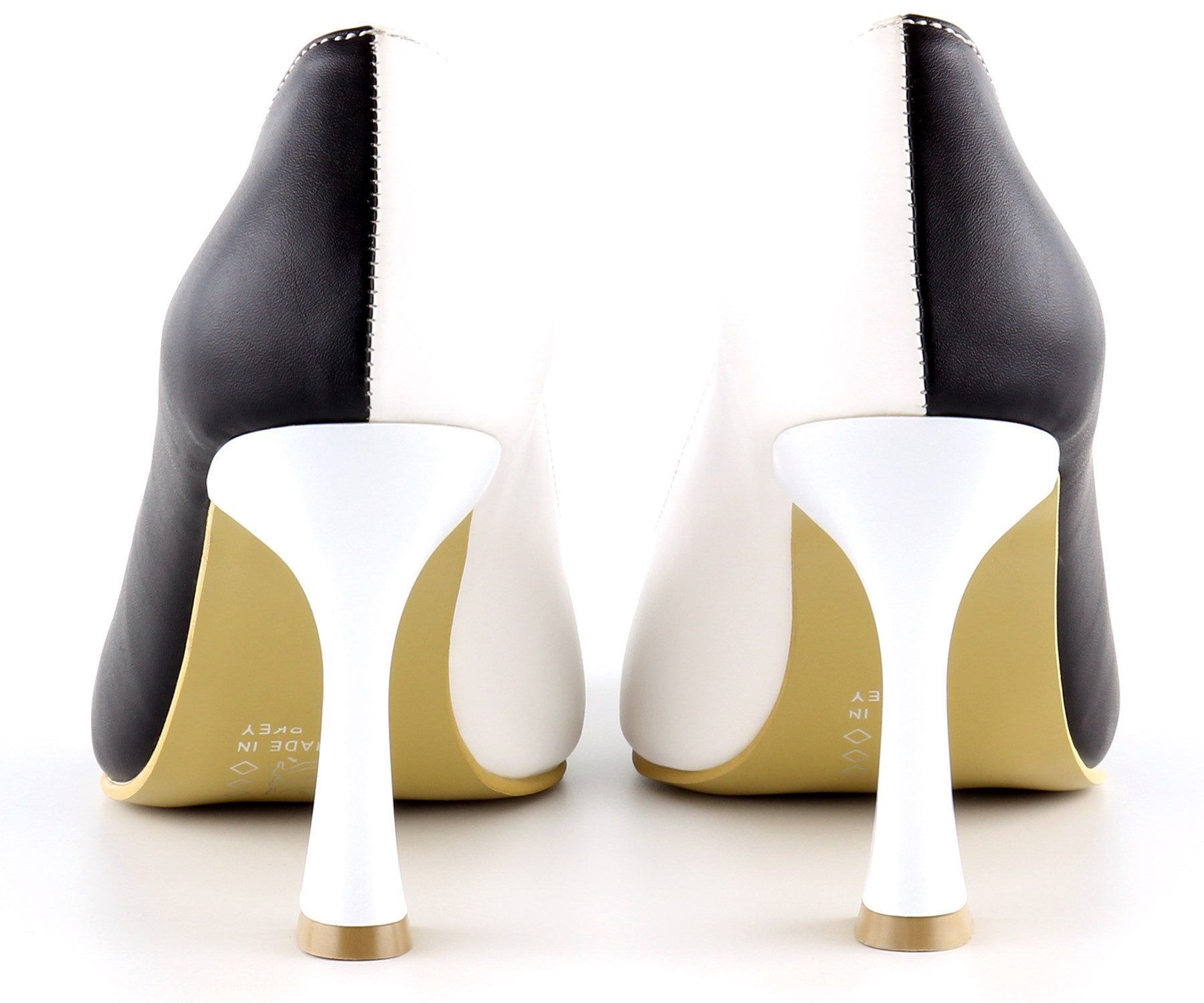 Jatqılı Plus Siyah Beyaz İnce Kadeh Topuklu Klasik Ayakkabı