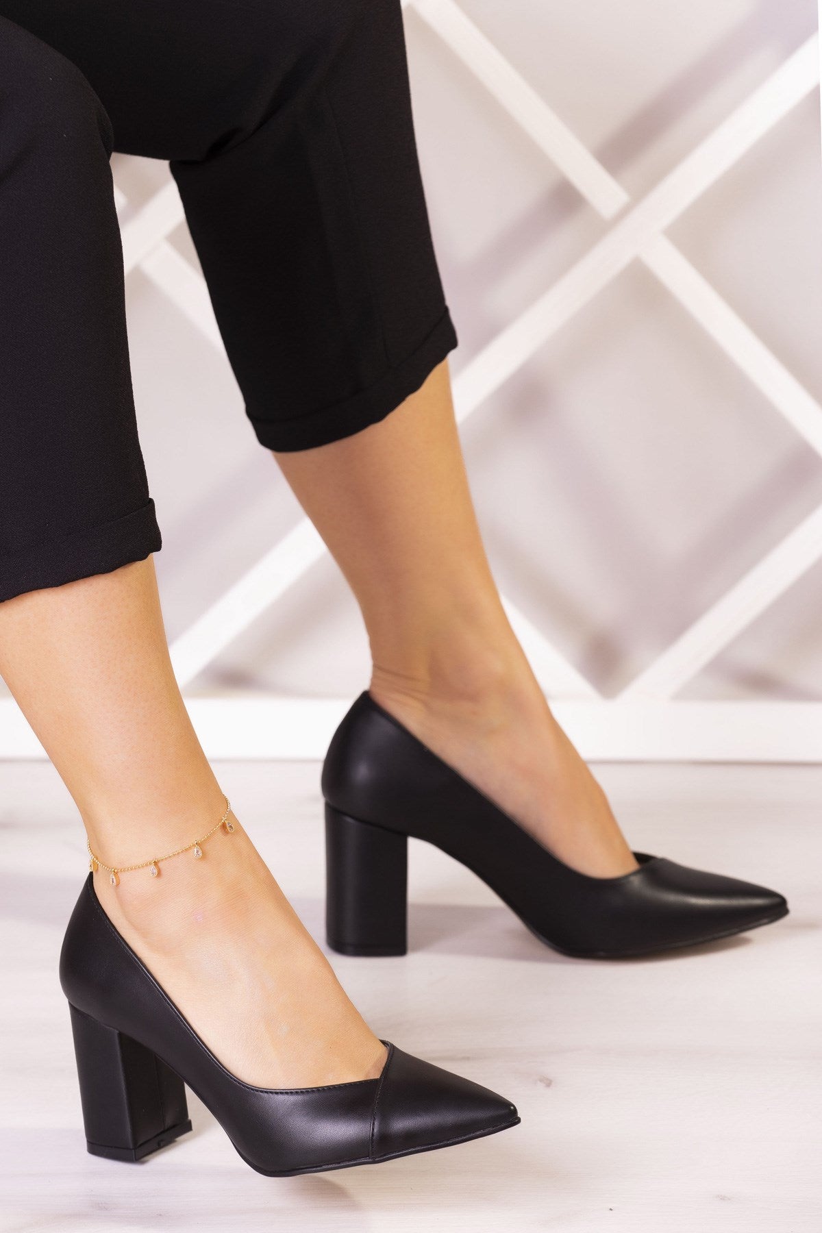 Belinda Siyah Kalın Topuklu Ayakkabı