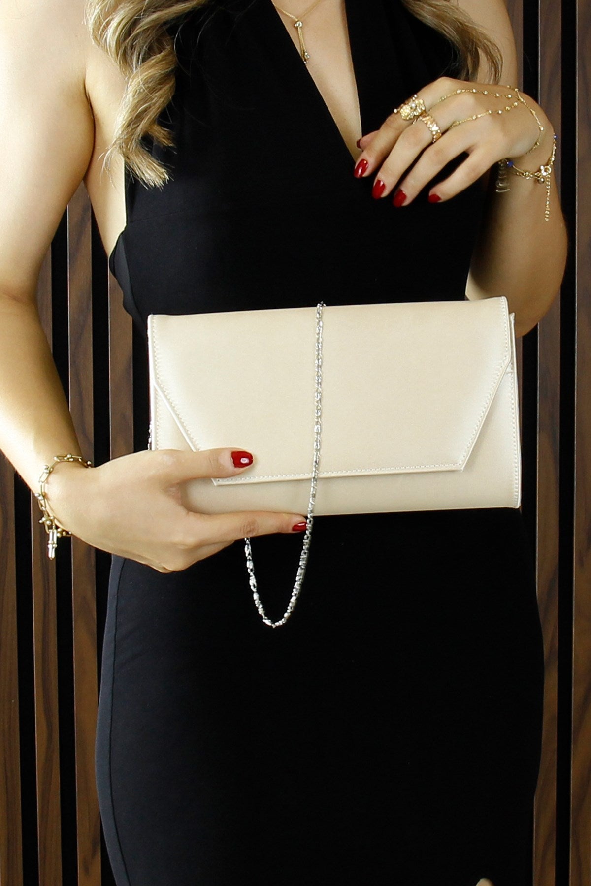 (ES0017AC) Ten Saten Zincir Askılı Manyetik Kapaklı İç Cepli Zarif Abiye El Çantası