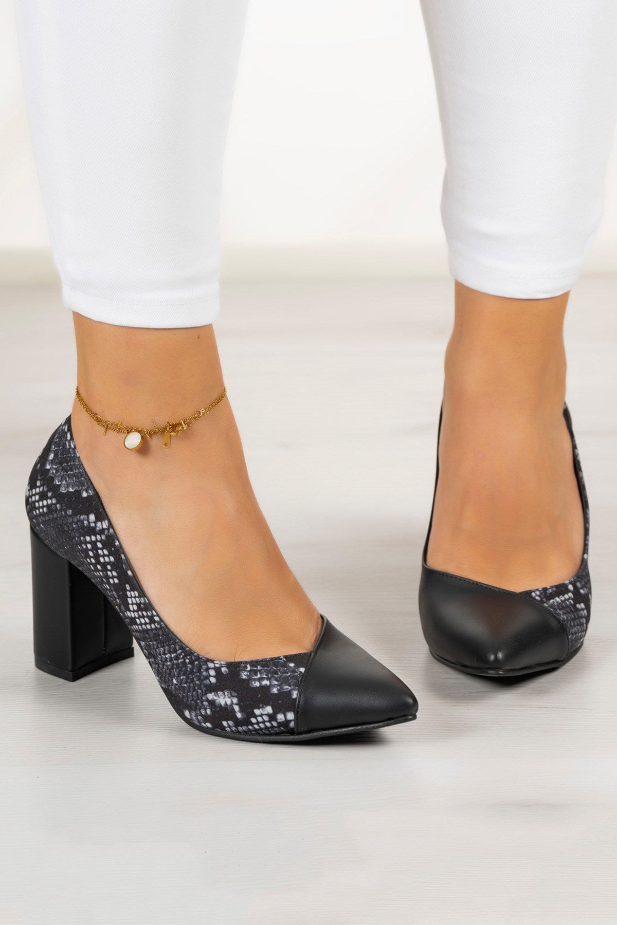 Belinda Siyah Yılan Kalın Topuklu Ayakkabı