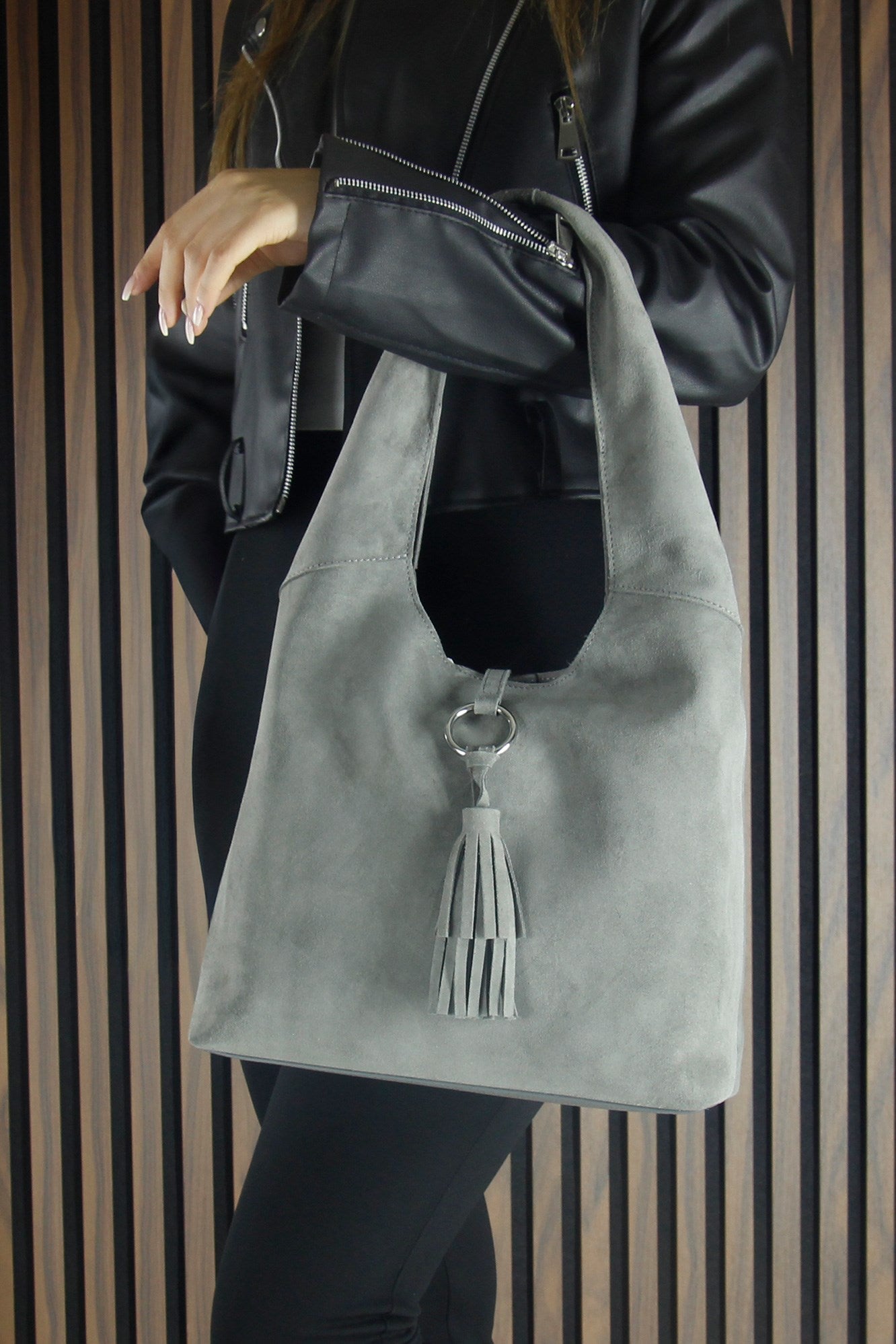 (VSN5015OC) Gri Hakiki Dana Süet Püsküllü Manyetik Kapaklı Orta Boy Günlük Omuz Çantası