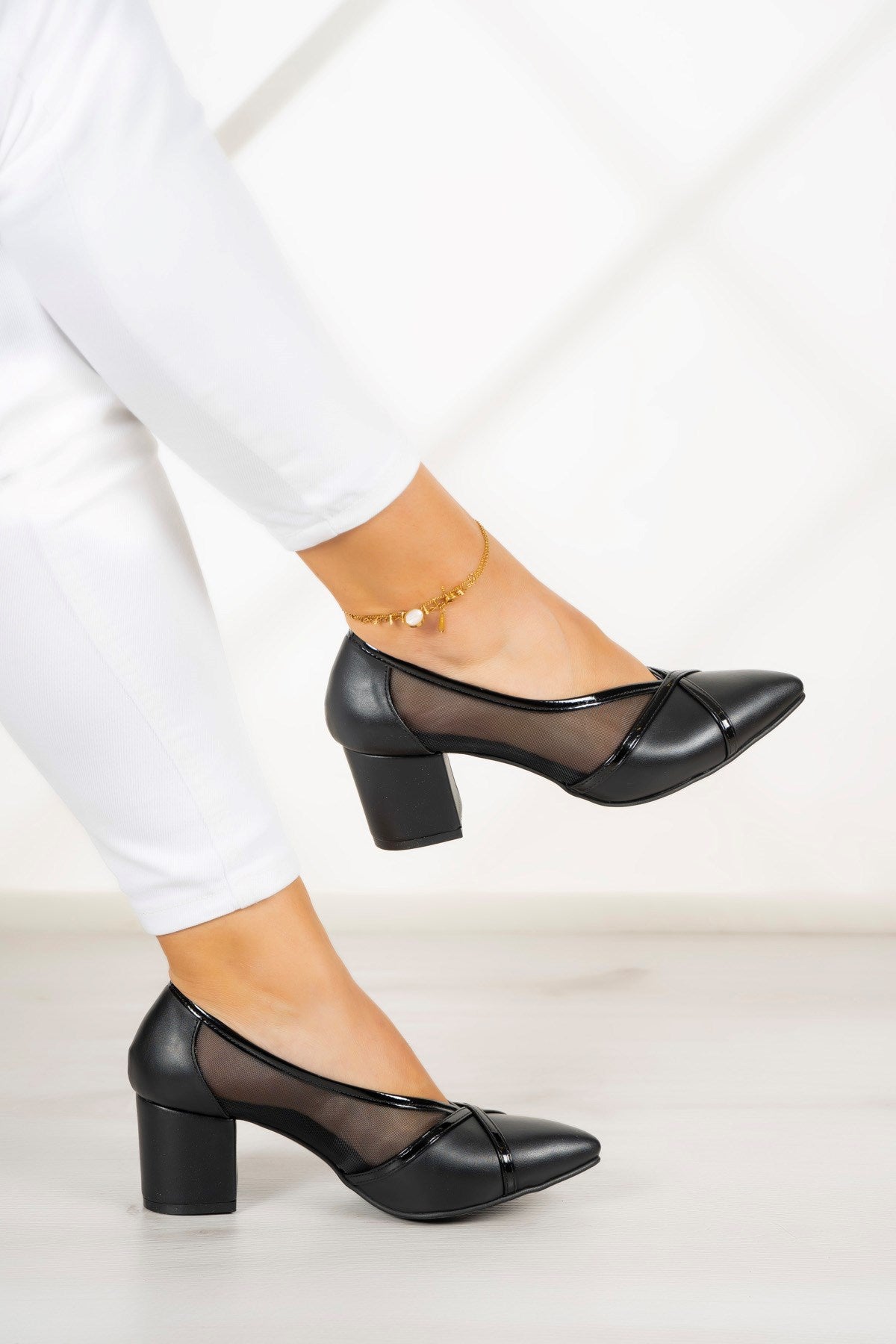 Mirabella Siyah Vegan Fileli Klasik Ayakkabı