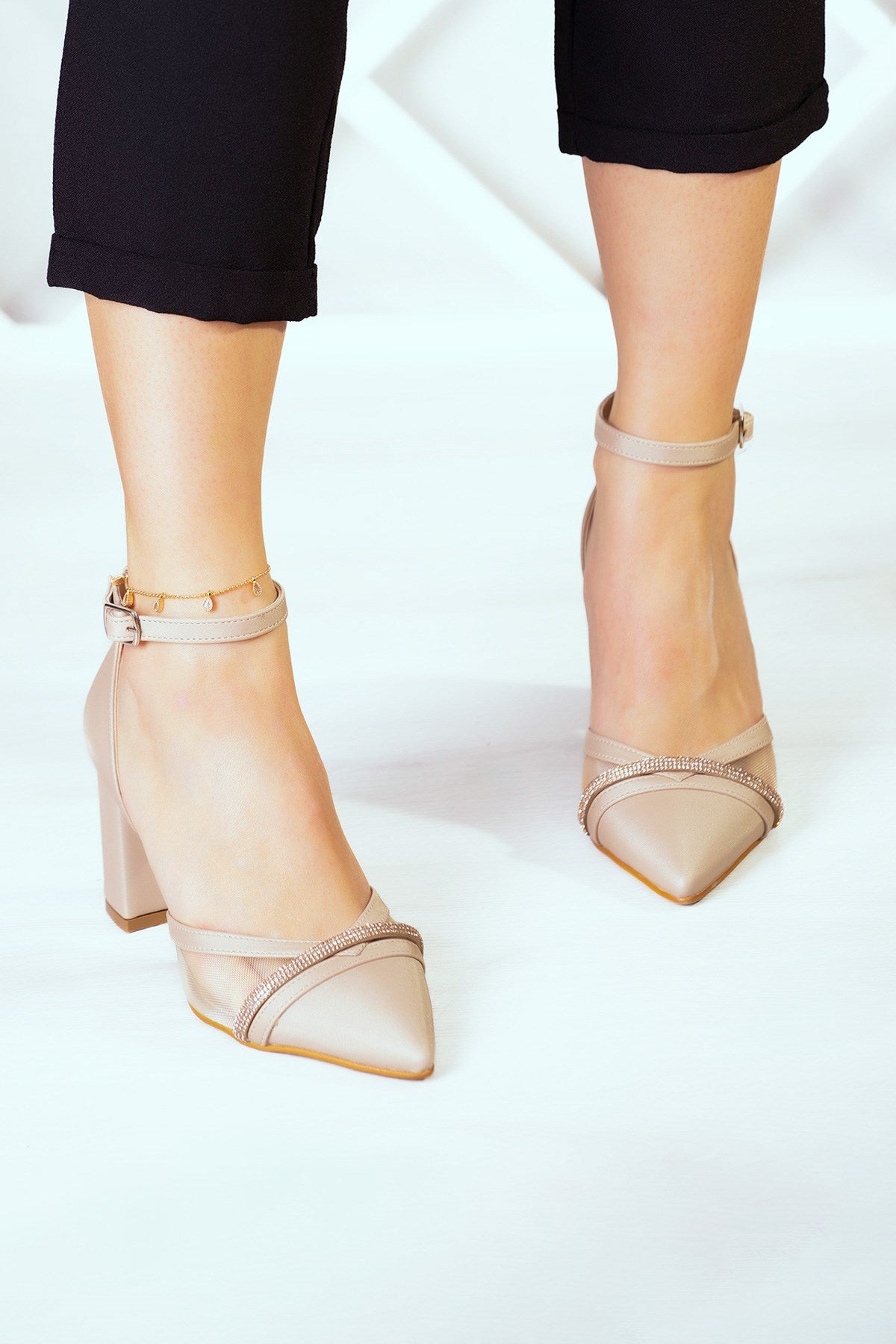 Molly Ten Saten Taşlı Fileli Kalın Topuklu Ayakkabı