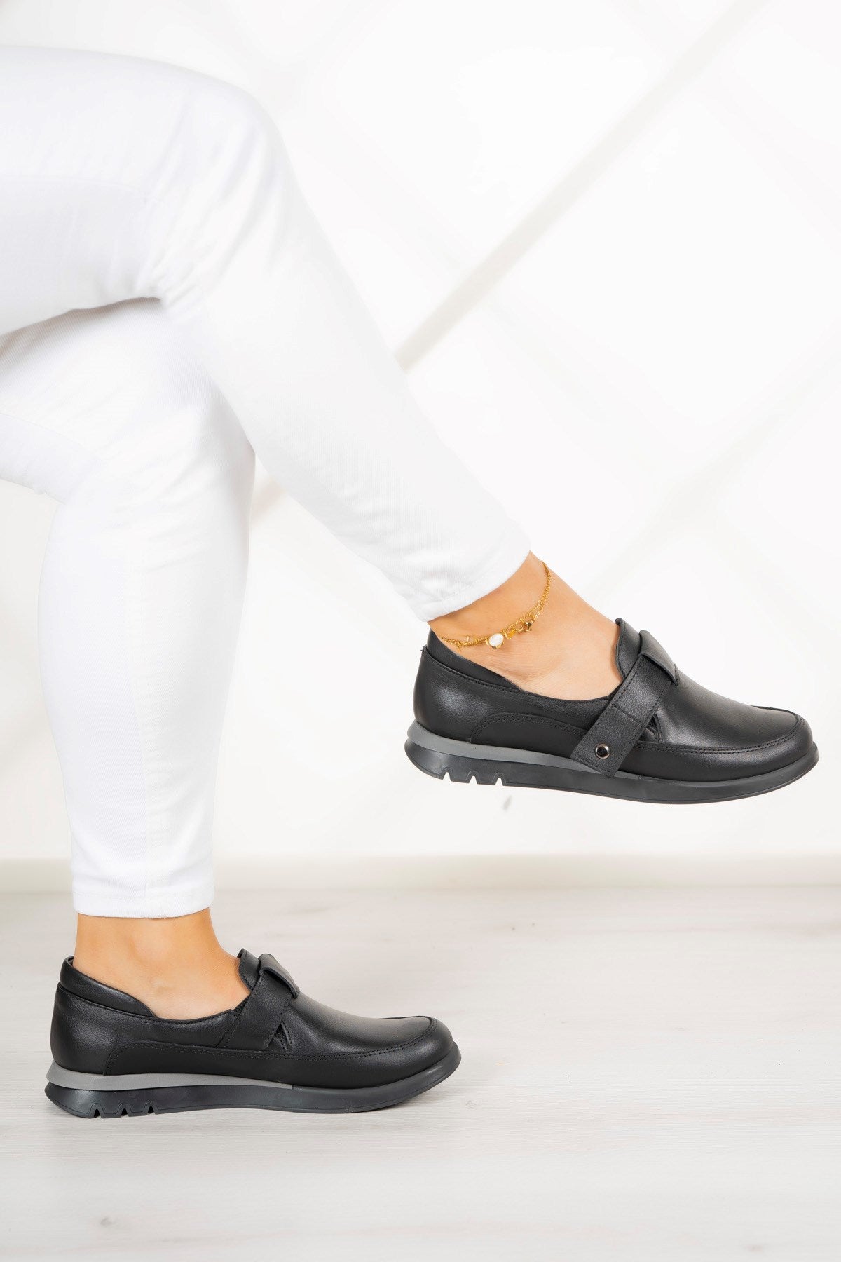 Daniela Siyah Hakiki Deri Tokalı Günlük Ayakkabı