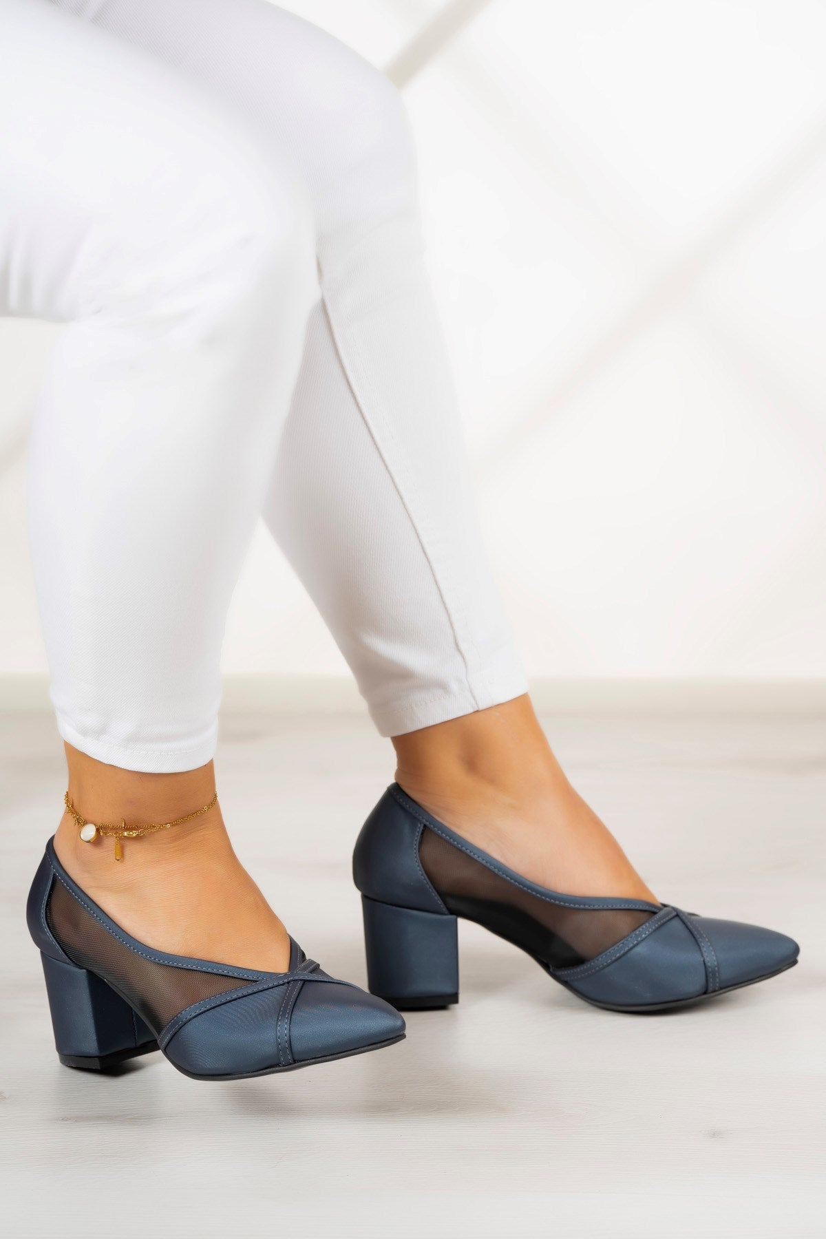 Mirabella Lacivert Saten Fileli Klasik Ayakkabı