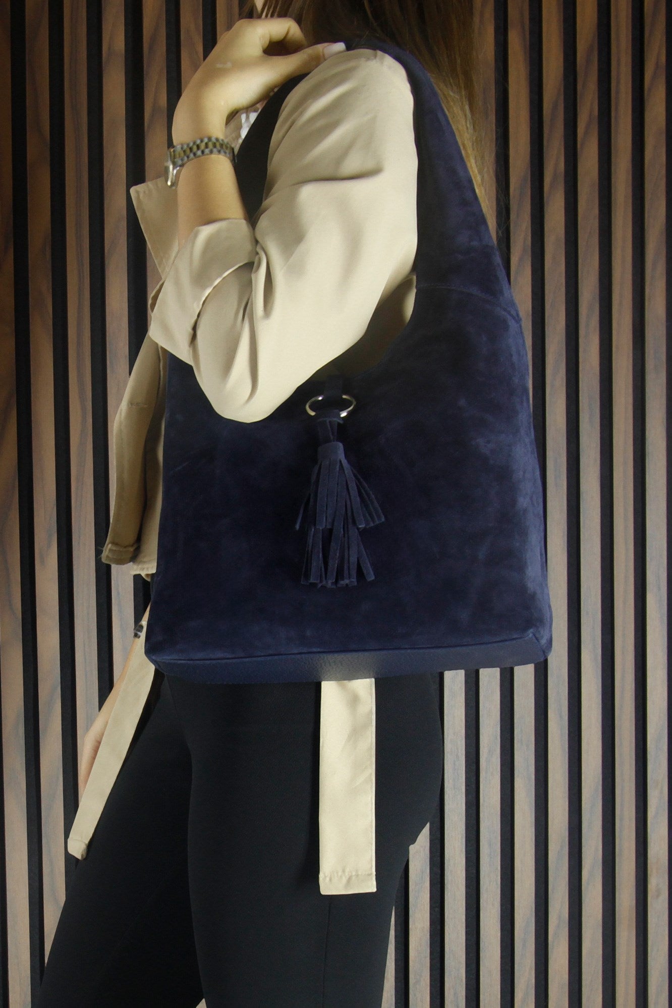 (VSN5015OC) Lacivert Hakiki Dana Süet Püsküllü Manyetik Kapaklı Orta Boy Günlük Omuz Çantası