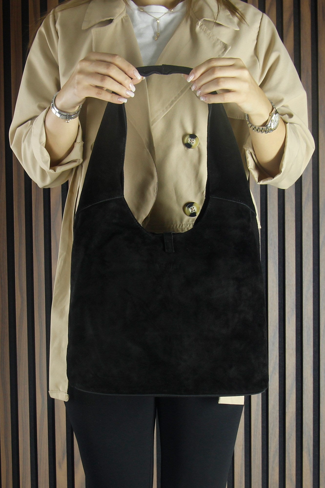 (VSN5015OC) Siyah Hakiki Dana Süet Püsküllü Manyetik Kapaklı Orta Boy Günlük Omuz Çantası