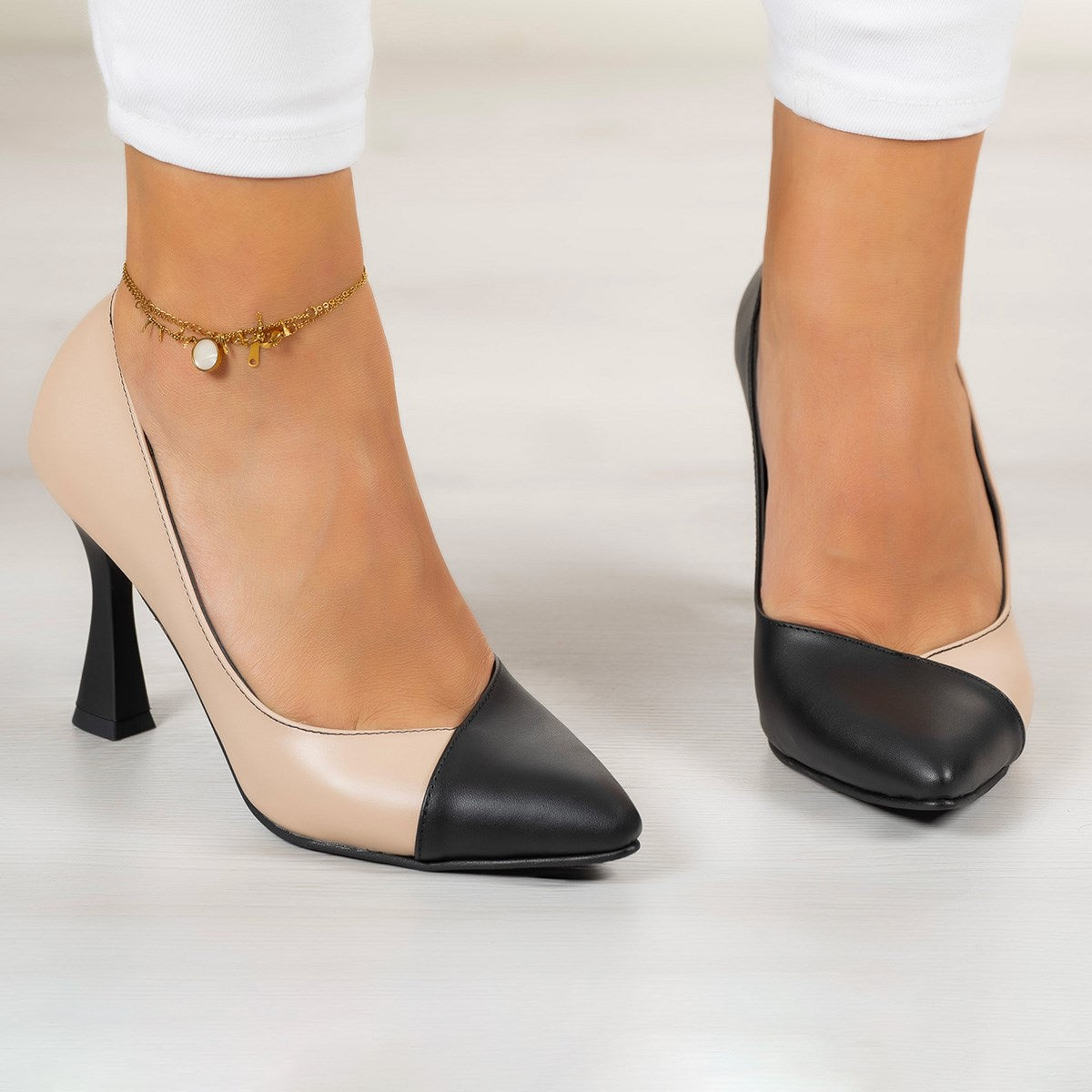 Jatqılı Plus Ten Siyah İnce Kadeh Topuklu Klasik Ayakkabı