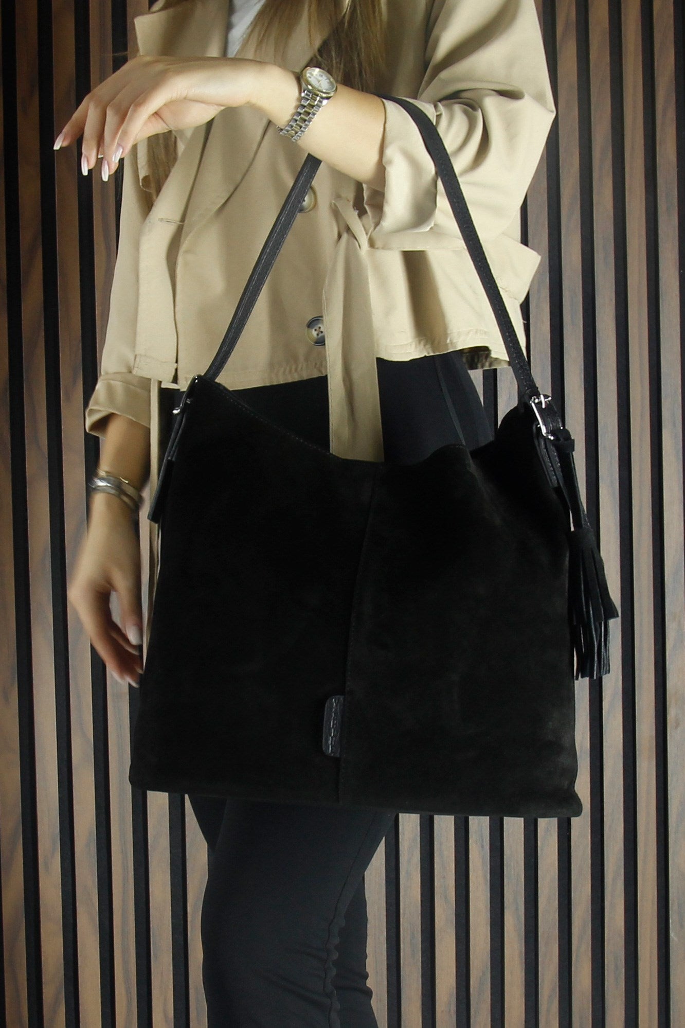 (VSN5016OC) Siyah Hakiki Dana Süet Püsküllü Manyetik Kapaklı Büyük Boy Günlük Omuz Çantası ve El Çantası