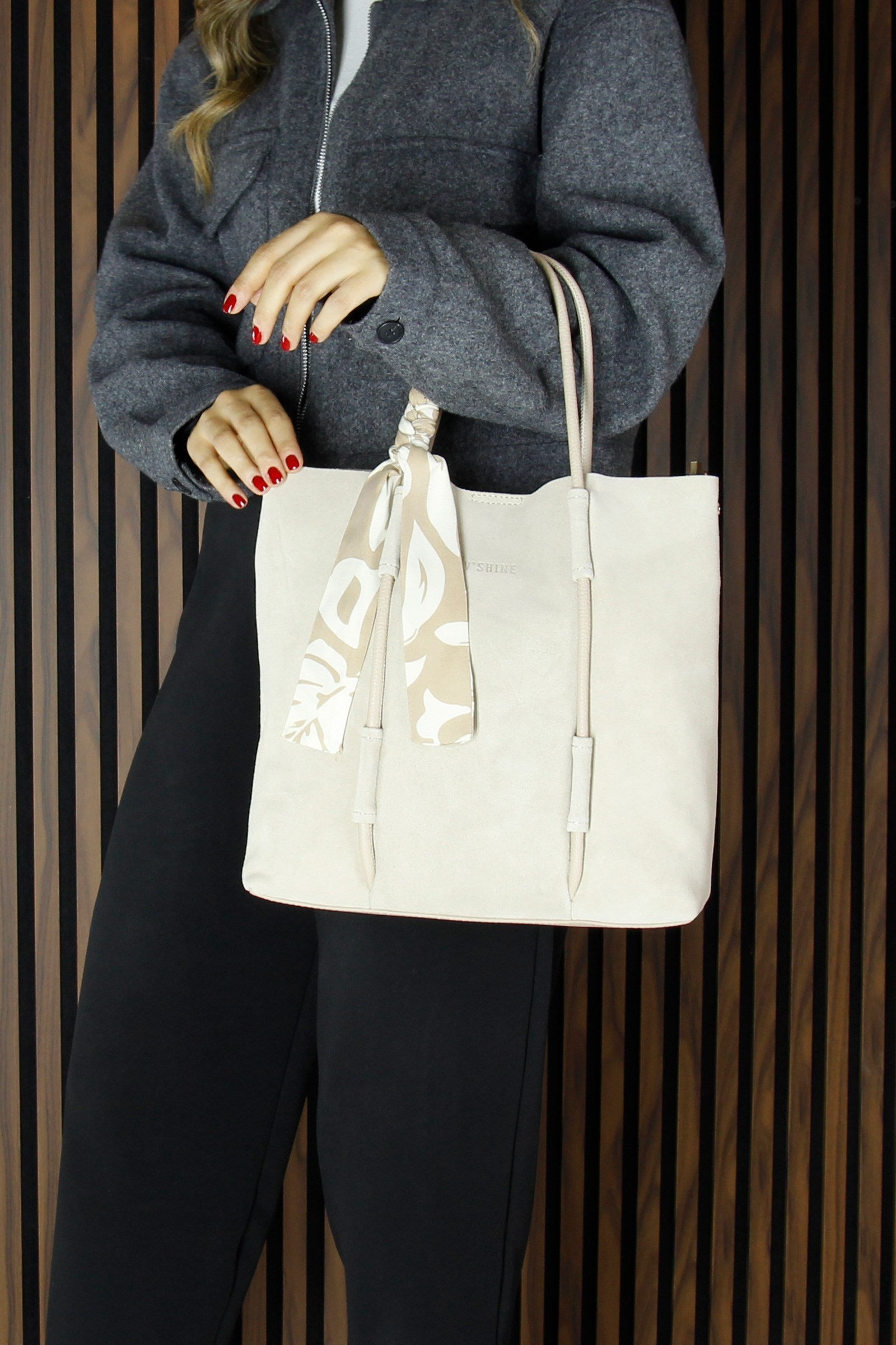 (VSN5013OC) Bej Hakiki Dana Süet Manyetik Kapaklı Fermuarlı İç Cepli Askılı Büyük Boy Günlük Omuz Çantası