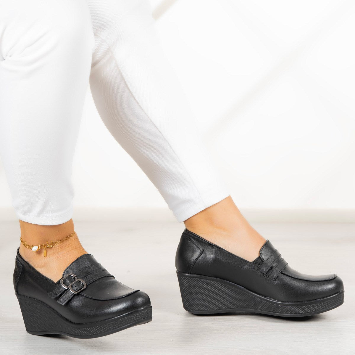 Taylor Siyah Hakiki Deri Dolgu Topuklu Günlük Ayakkabı