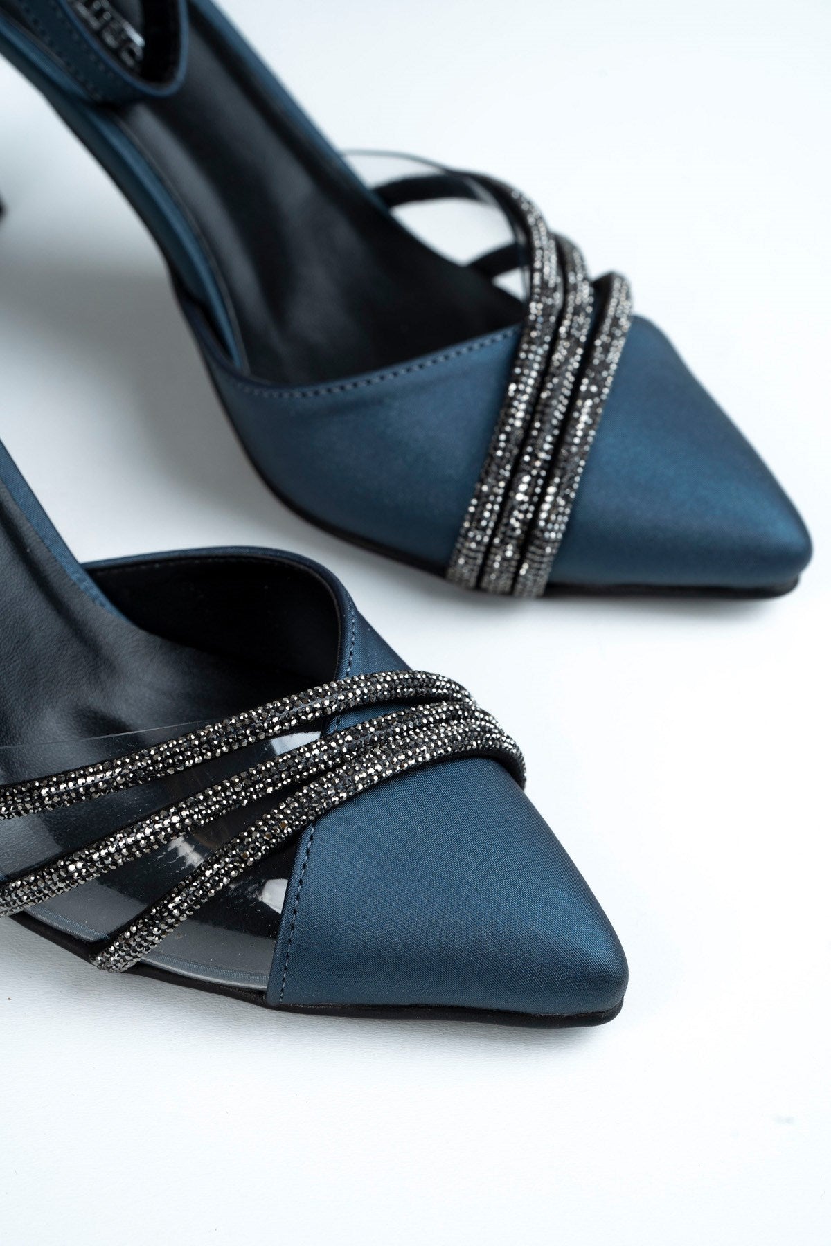 Çağla Lacivert Saten Taşlı Şeffaf Tasarımlı Ayakkabı