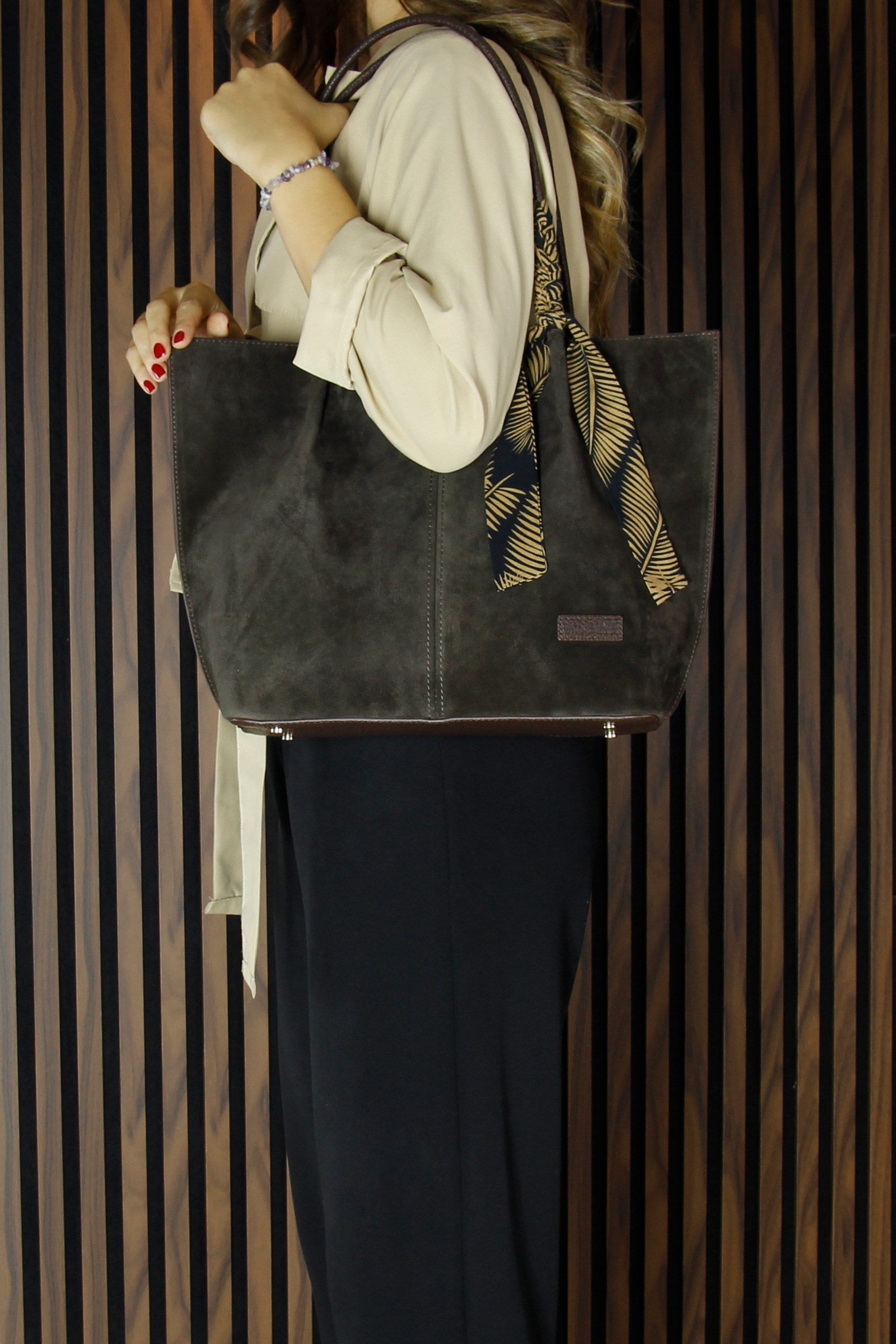 (VSN3093OC) Kahve Hakiki Dana Süet Manyetik Kapaklı Büyük Boy Günlük Omuz Çantası ve Askılı El Çantası