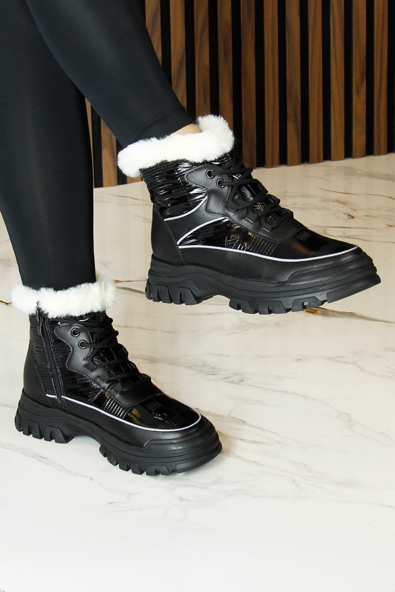 [8073] Siyah Vegan Bağcıklı Fermuarlı Kürk Astarlı Yuvarlak Burun Günlük Bot