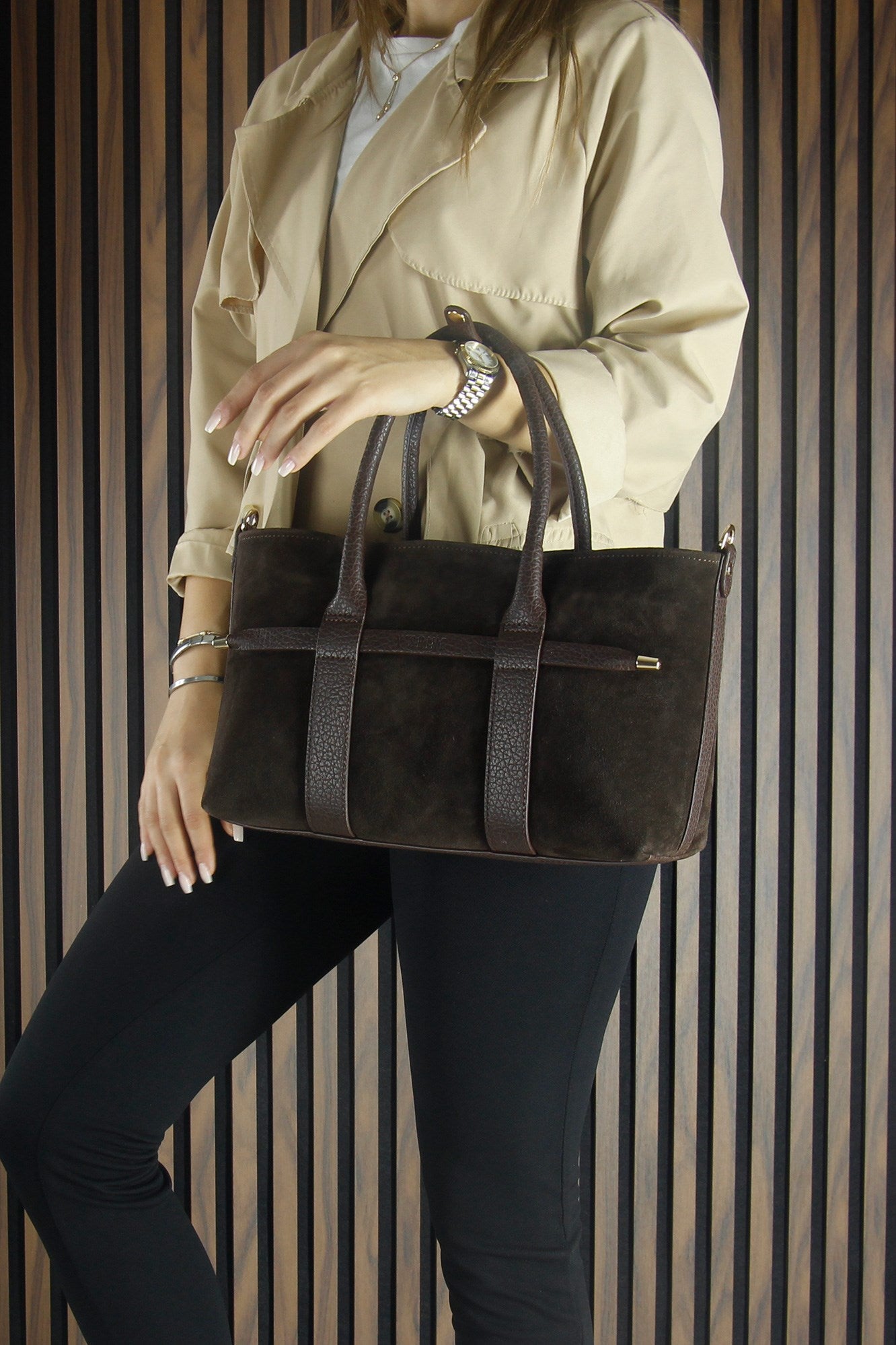 (VSN5014OC) Bitter Hakiki Dana Süet Fermuarlı Üç Bölmeli İç Cepli Askılı Orta Boy Günlük Omuz Çantası