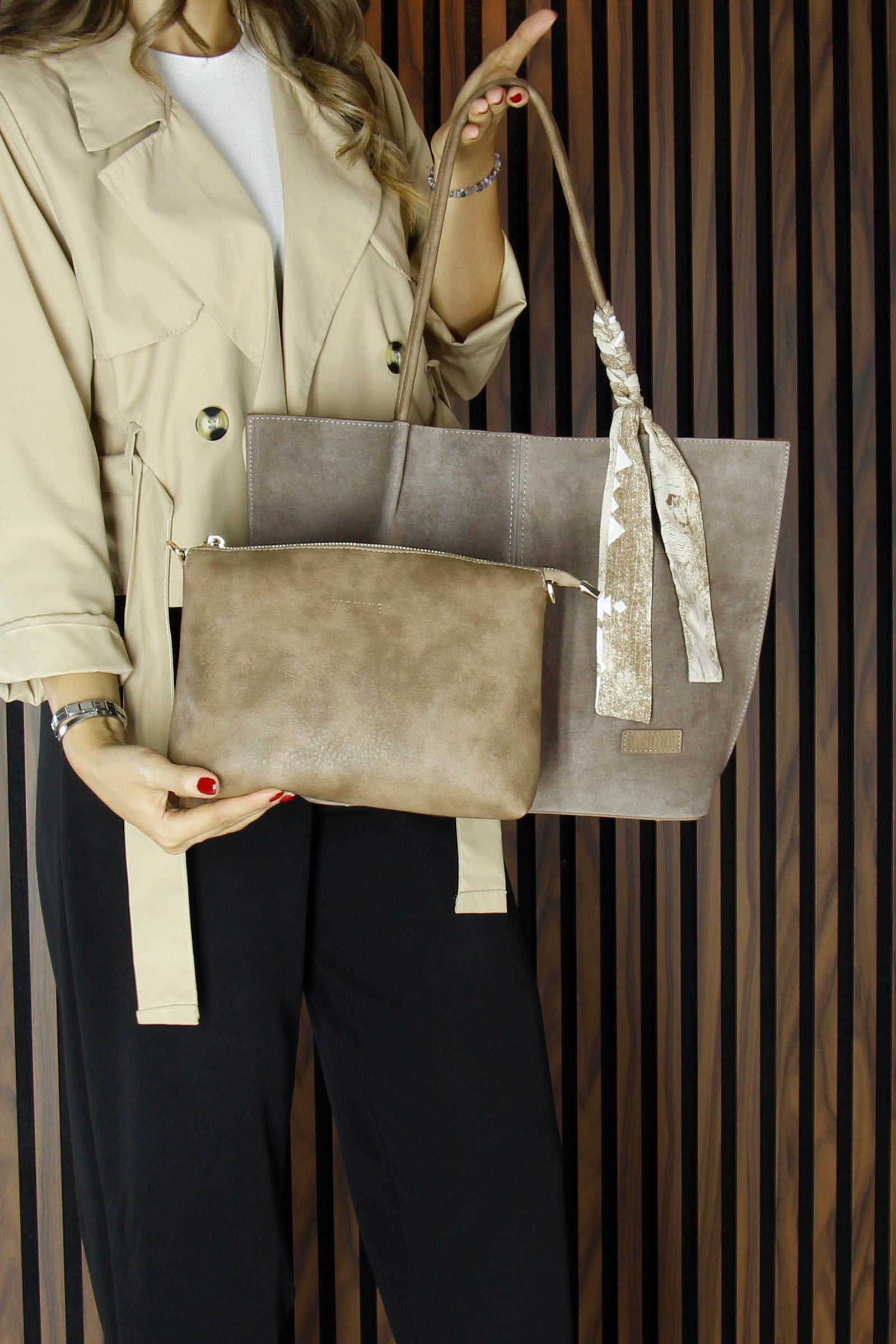 (VSN3093OC) Vizon Hakiki Dana Süet Manyetik Kapaklı Büyük Boy Günlük Omuz Çantası ve Askılı El Çantası