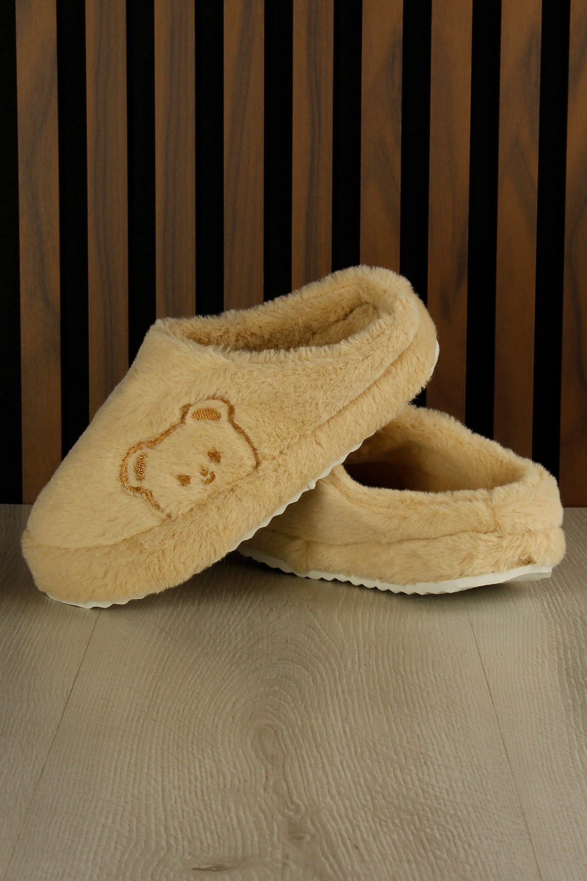 Clara Cappuccino Pelüş - DAR KALIP - Ayıcık Desenli Kalın Düz Tabanlı Sessiz Kadın Ev Terliği