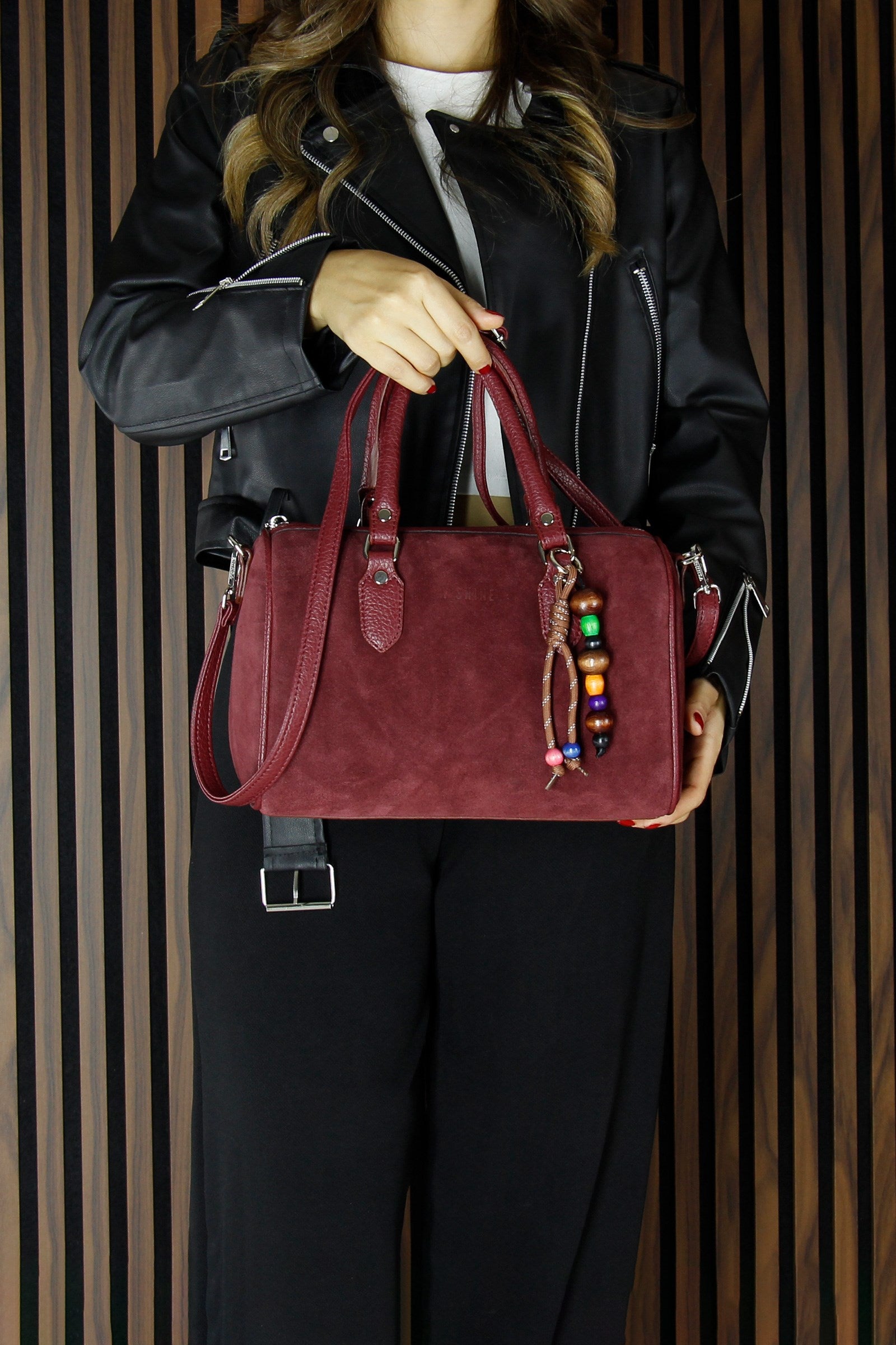 (VSN5011OC) Bordo Hakiki Dana Süet Fermuarlı İç Cepli Askılı Boncuk Aksesuarlı Günlük Büyük Boy Omuz Çantası