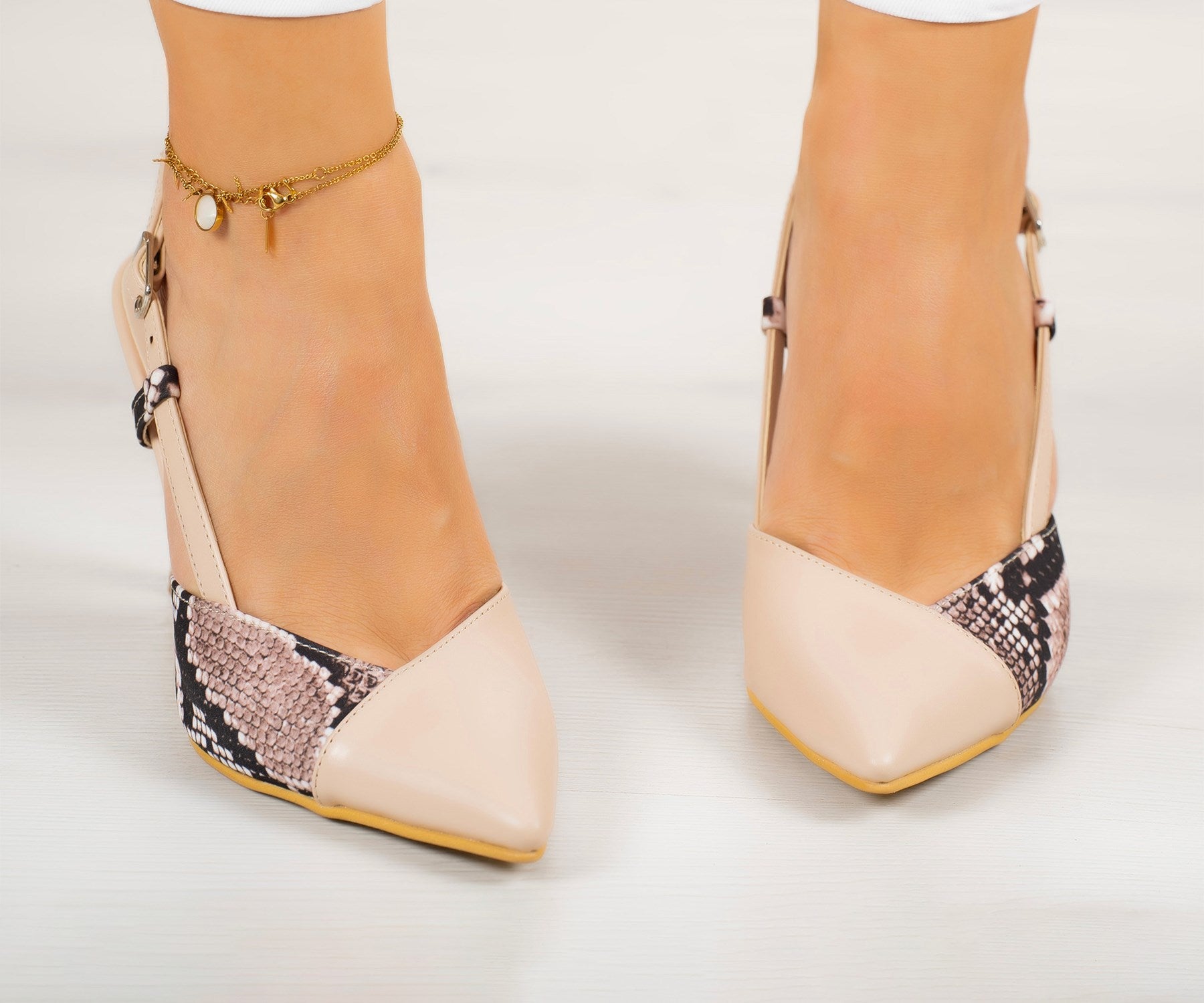 Sacha Ten Yılan Arkası Açık Stiletto