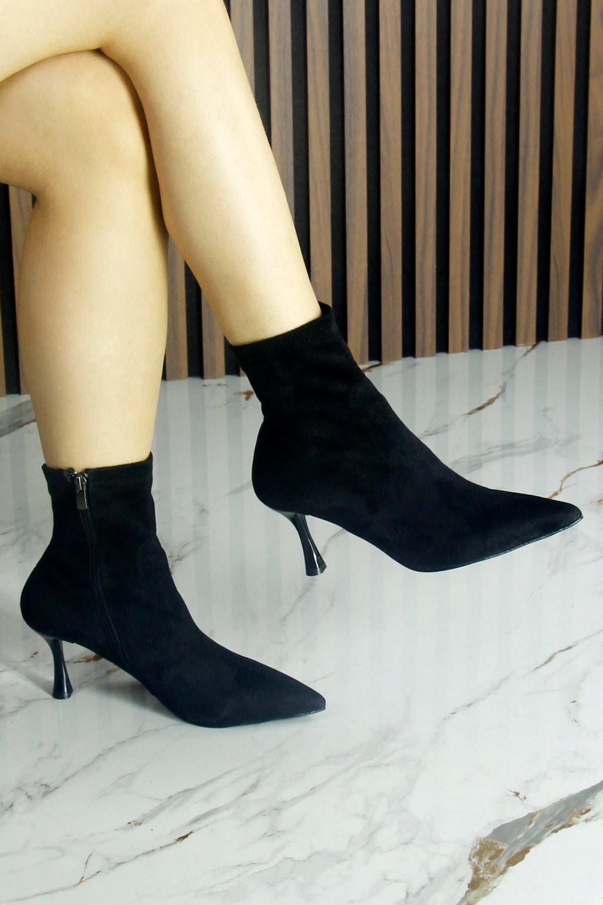 Kimberly Siyah Süet Streç Sivri Burun Fermuarlı İnce Topuklu Günlük Bot