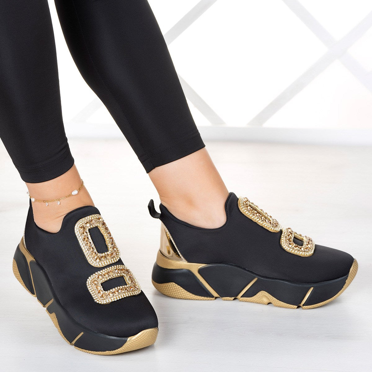 Almendra Altın Streç Taşlı Sneaker