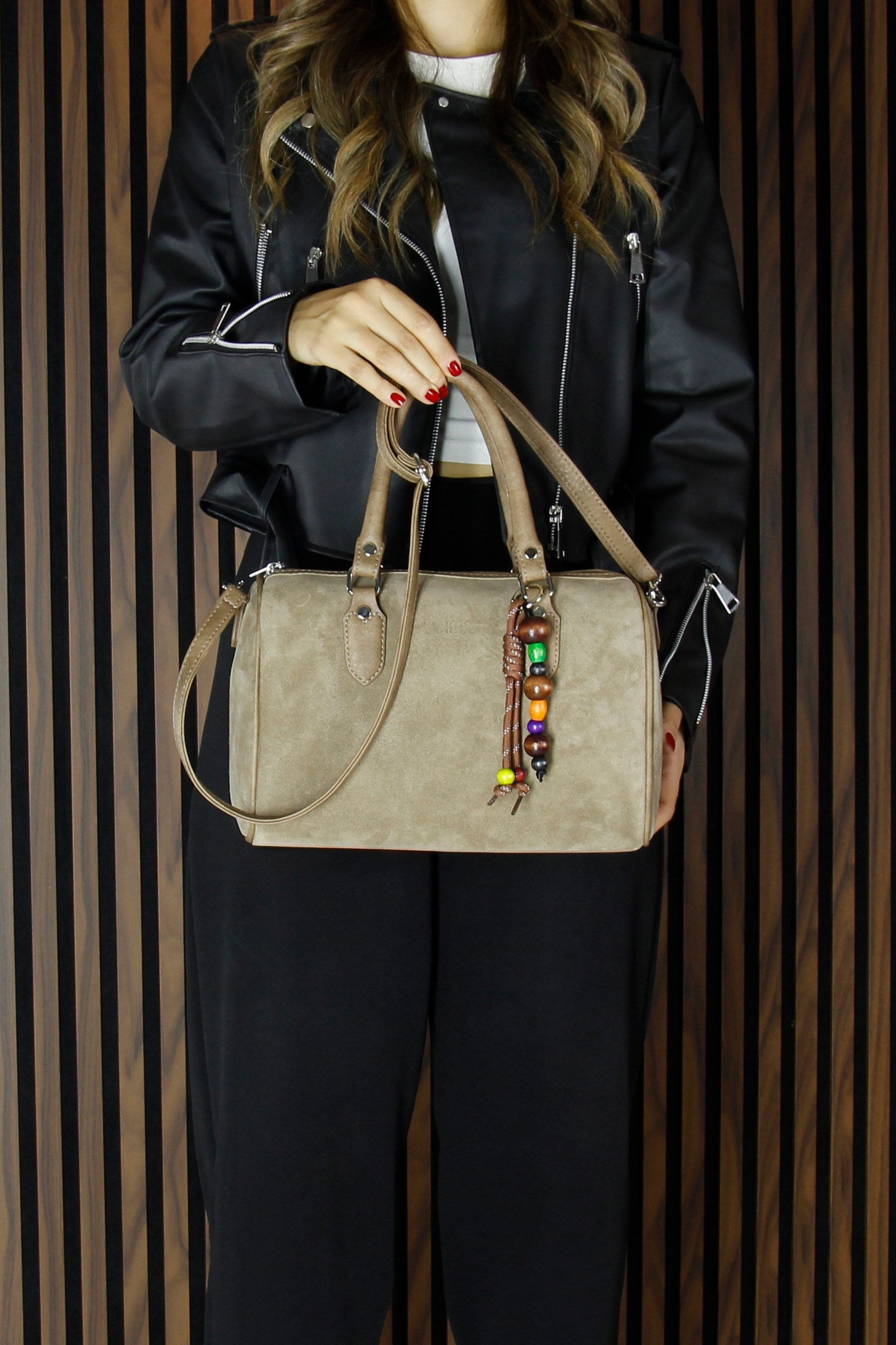 (VSN5011OC) Vizon Hakiki Dana Süet Fermuarlı İç Cepli Askılı Boncuk Aksesuarlı Günlük Büyük Boy Omuz Çantası