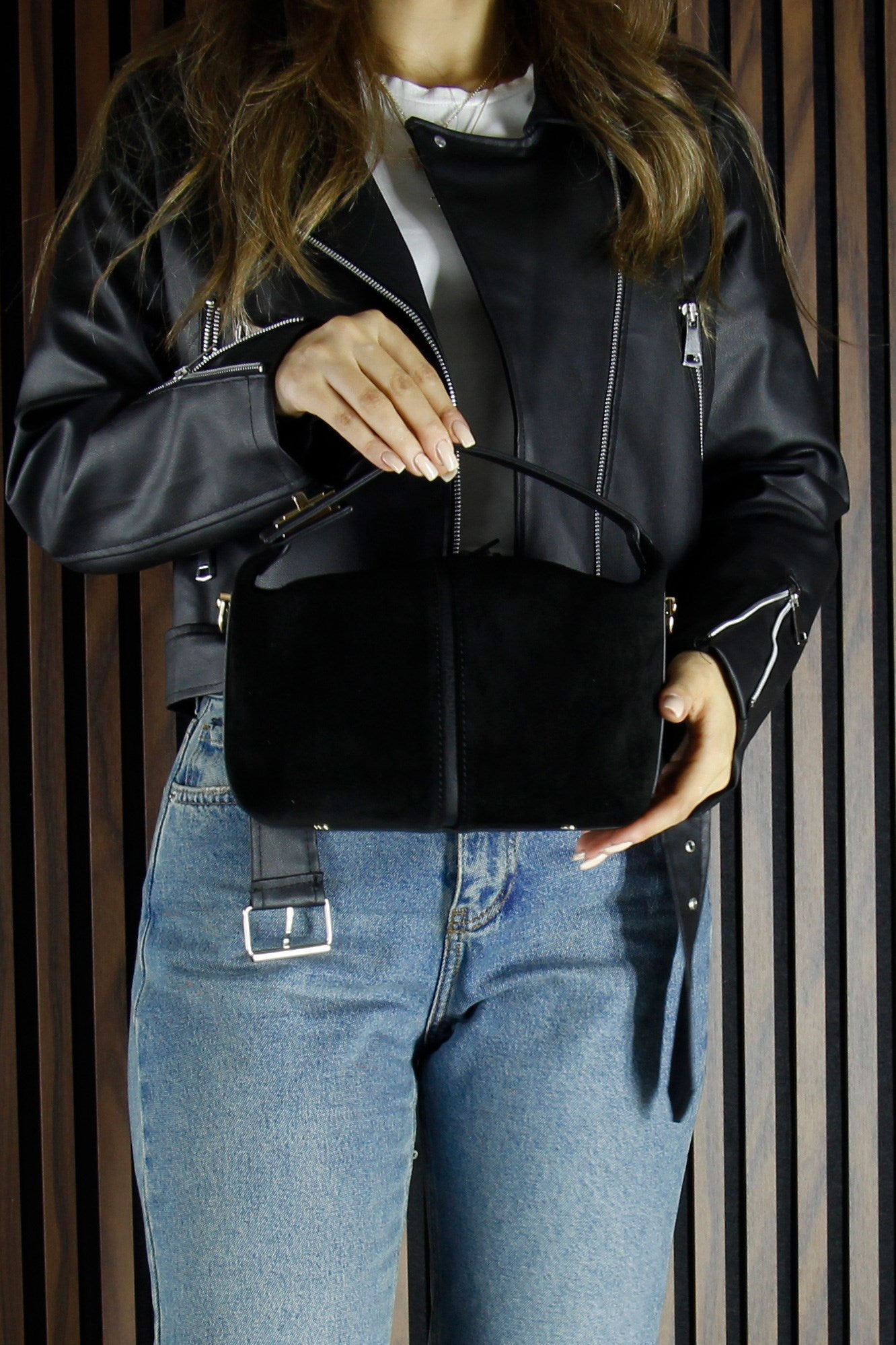 (VSN5009OC) Siyah Hakiki Dana Süet Fermuarlı Askılı İç Cepli Orta Boy Günlük Omuz Çantası