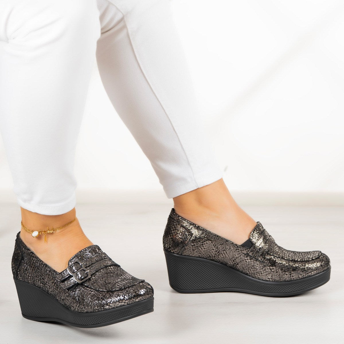 Taylor Gümüş Yılan Hakiki Deri Dolgu Topuklu Günlük Ayakkabı