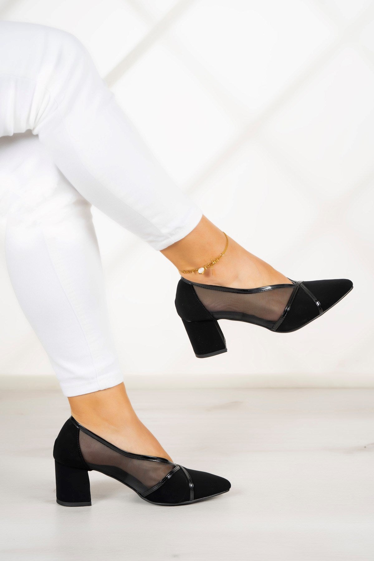 Mirabella Siyah Süet Fileli Klasik Ayakkabı