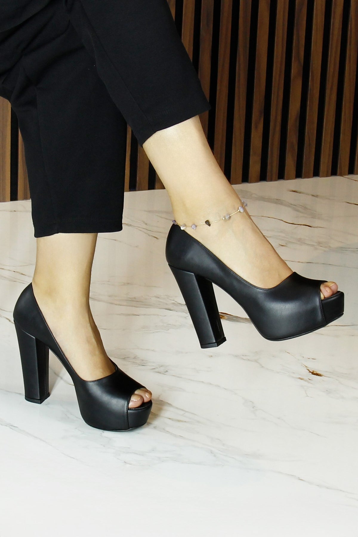 Carolina Siyah Vegan Önü Açık Platform Topuklu Abiye Ayakkabı