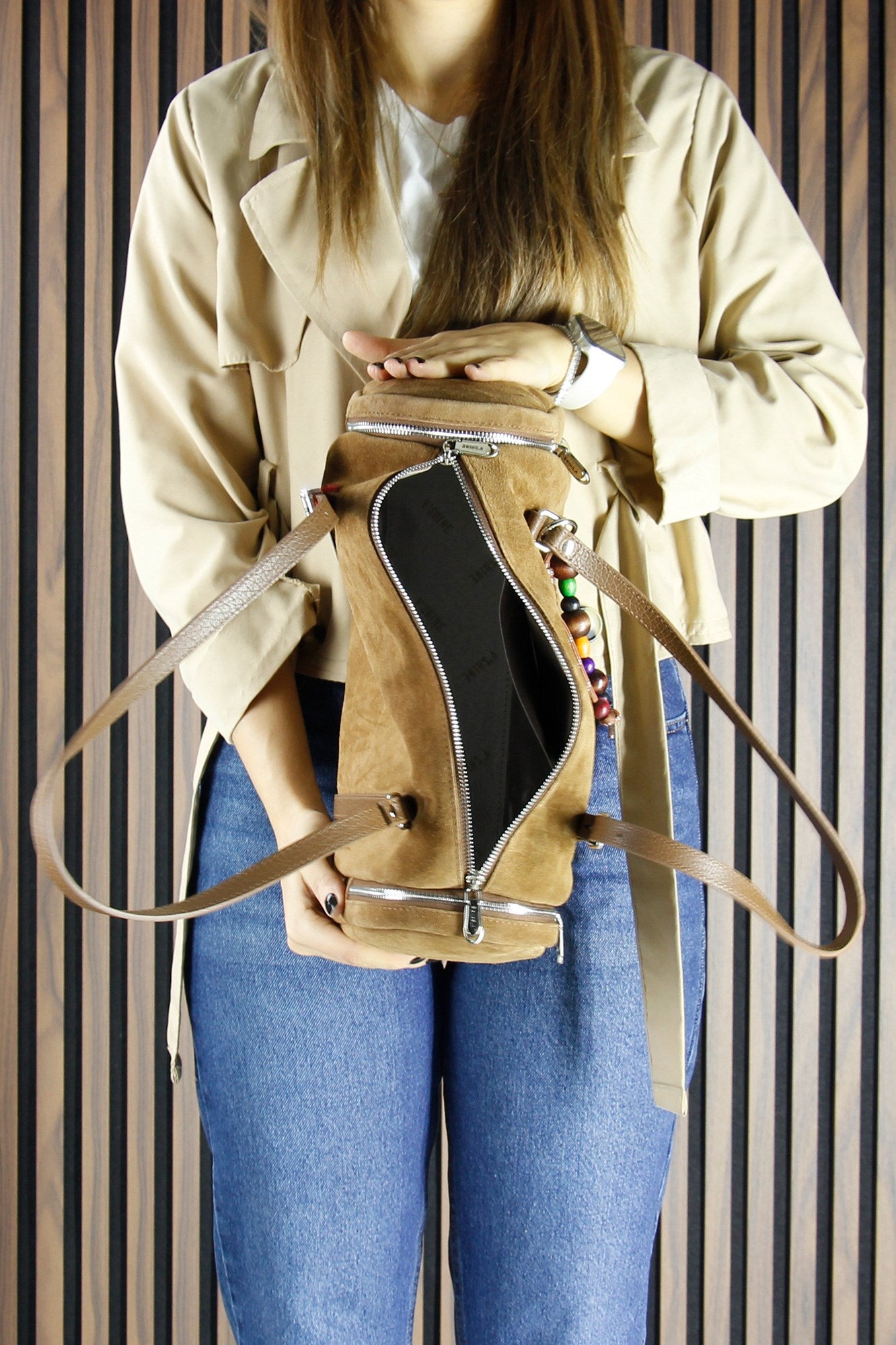 (VSN5020OC) Karamel Hakiki Dana Süet Fermuarlı Üç Bölmeli Boncuk Aksesuarlı Günlük Büyük Boy Omuz Çantası