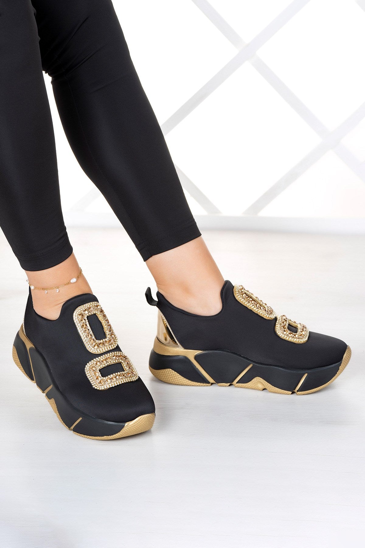 Almendra Altın Streç Taşlı Sneaker