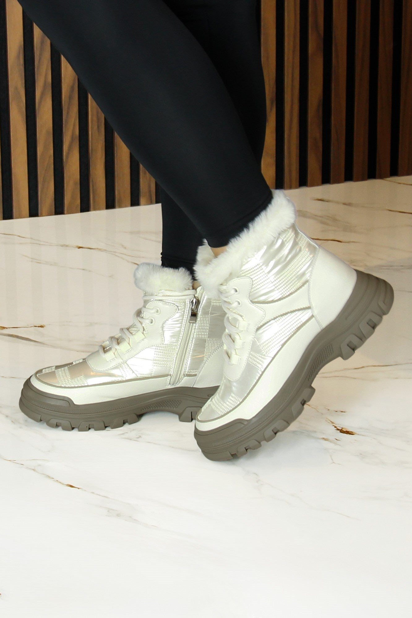 [8073] Bej Vegan Bağcıklı Fermuarlı Kürk Astarlı Yuvarlak Burun Günlük Bot