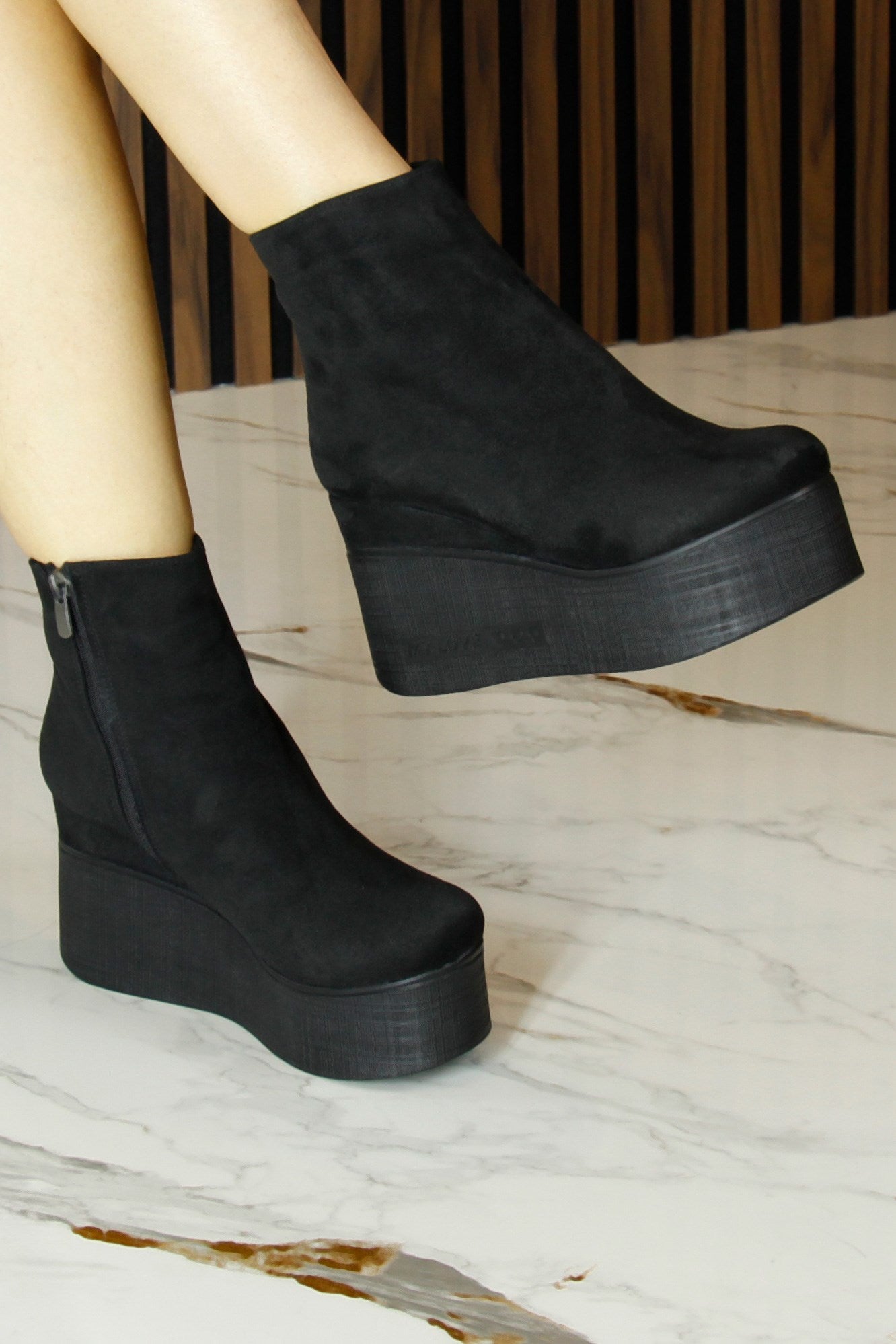 Chione Siyah Süet Kürk Astarlı Fermuarlı Yuvarlak Burun Gizli Dolgu Topuklu Bot