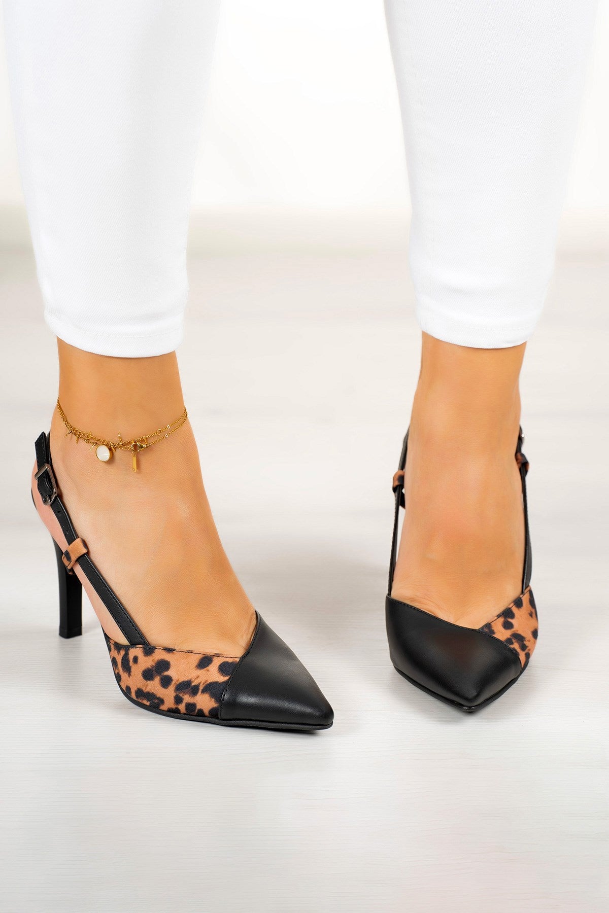 Sacha Siyah Leopar Arkası Açık Stiletto