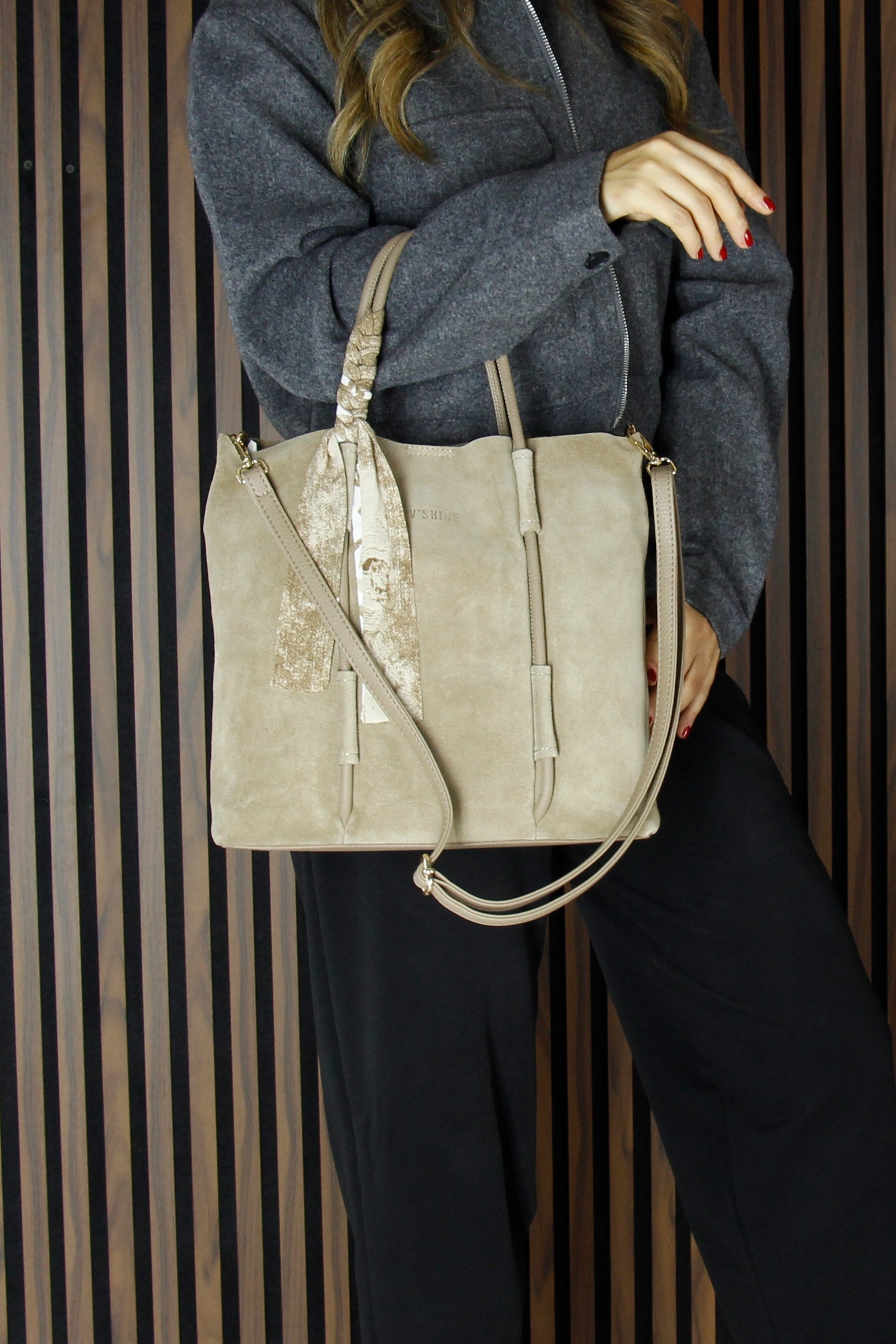 (VSN5013OC) Kum Hakiki Dana Süet Manyetik Kapaklı Fermuarlı İç Cepli Askılı Büyük Boy Günlük Omuz Çantası