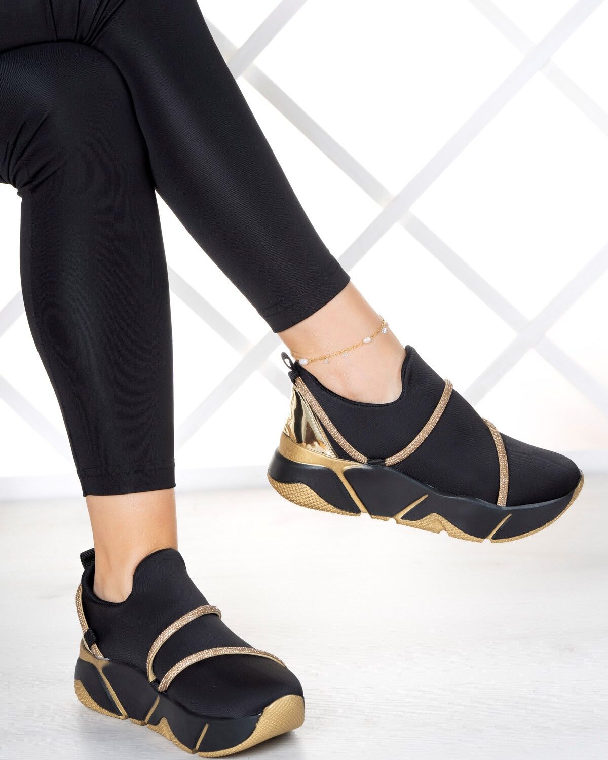 Barbara Siyah Streç Altın Taşlı Sneaker