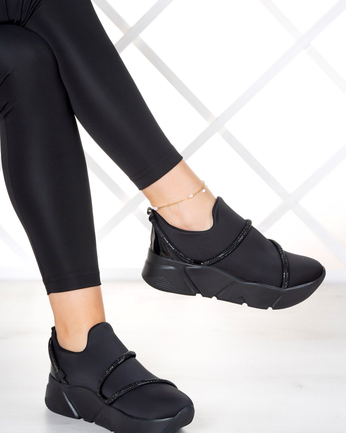 Barbara Siyah Streç Siyah Taşlı Sneaker
