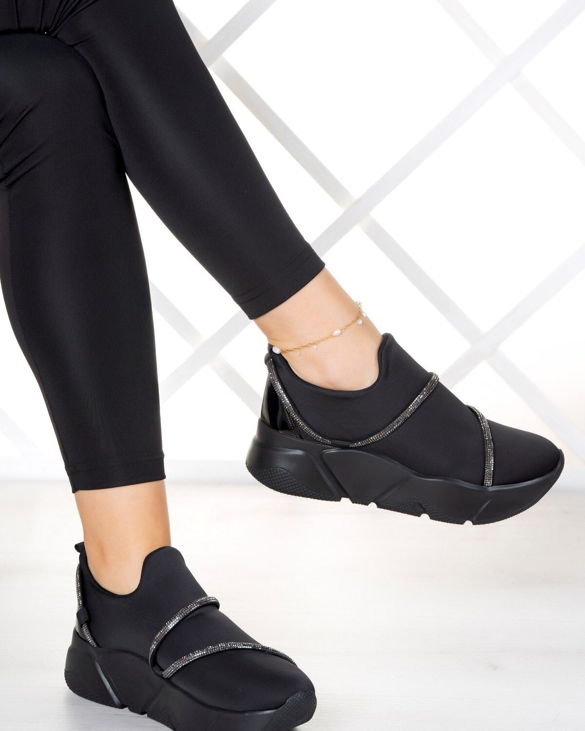 Barbara Siyah Streç Gümüş Taşlı Sneaker